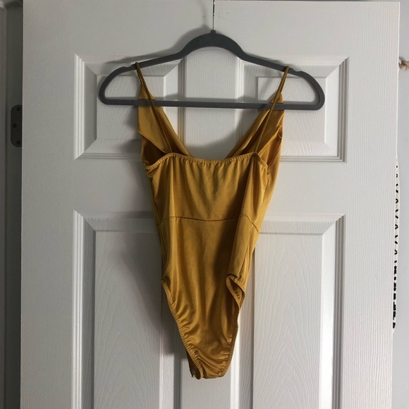 Gold Scoop Neck Bodysuit - Picture 3 of 4